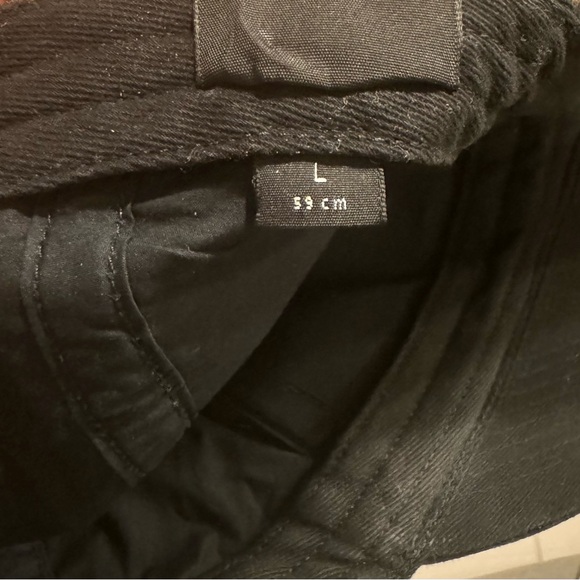 Balenciaga Cap - Picture 8 of 8